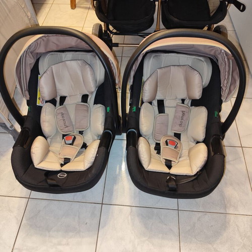 Chipollino Duo Smart twin stroller with car seats and accessories