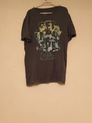 Nike men's shirt like new, size L