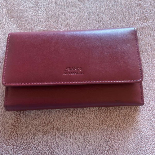Leather wallet red like new