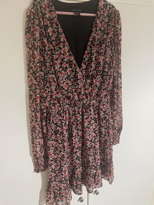 Women's mini dress like new, multicolored with floral pattern