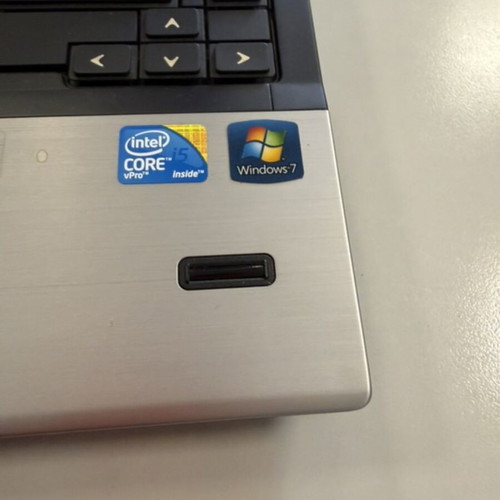 HP EliteBook 8440p laptop used with Windows 10 Greek and charger