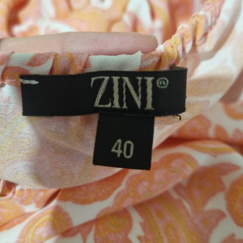 Zini Maxi Dress size 40 with open back and slit like new, colorful