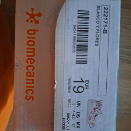 Biomecanics children's shoe like new, size 19