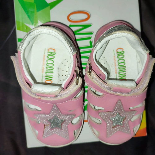 Branded leather sandals size 19 like new