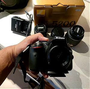 NIKON D5200 φωτογραφική με extra set