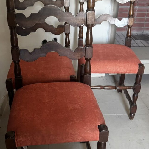 Solid walnut wood table with 6 chairs