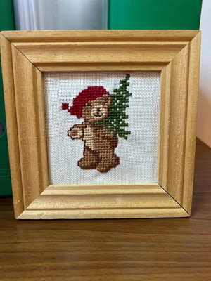 Vintage Hand Embroidered Christmas Tapestry like new from the 80s