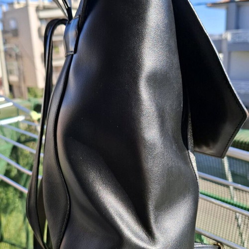 Elizabeth George women's leather backpack like new, black and gray