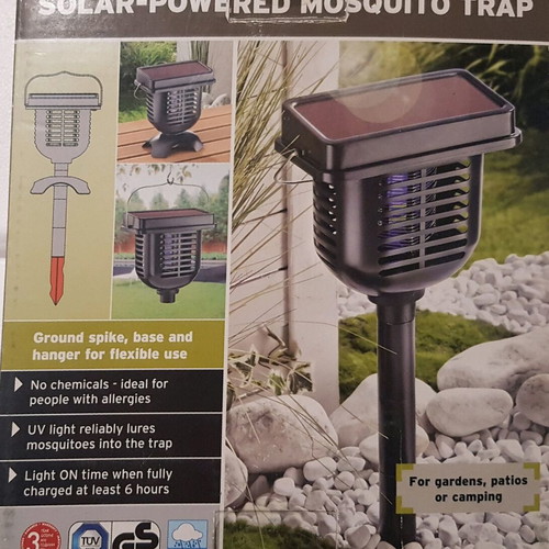 Solar-powered mosquito trap like new, set of 2