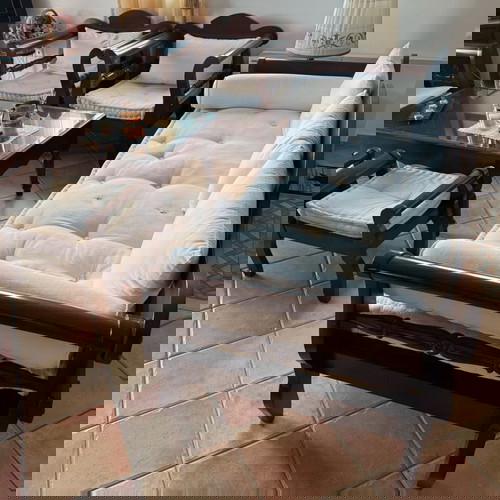 Χειροποίητο σαλόνι σετ με τετραθέσιο καναπέ, 3 πολυθρόνες, 2 σκαμπό και τραπεζάκι με τζάμι σαν καινούργιο