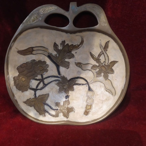 Brass decorative apple-shaped plate used