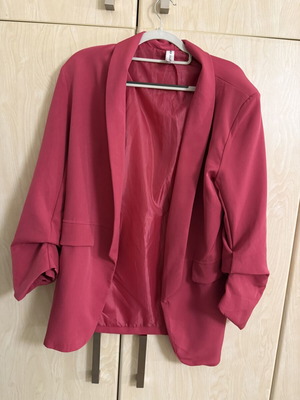 Blazer jacket like new, bright fuchsia, ruched 3/4 sleeves, sizes XL-XXL