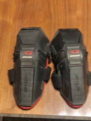 Motorcycle elbow guards like new