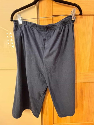 Pyjamas black like new