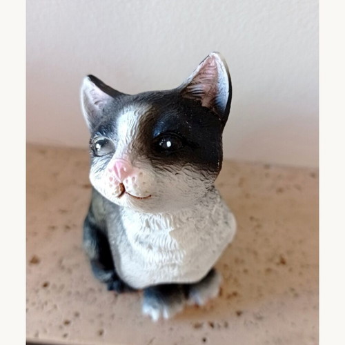 Collectible resin tuxedo cat figure vintage style