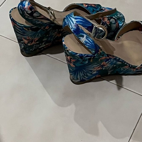Floral sandals used, size 38.5, blue multicolor