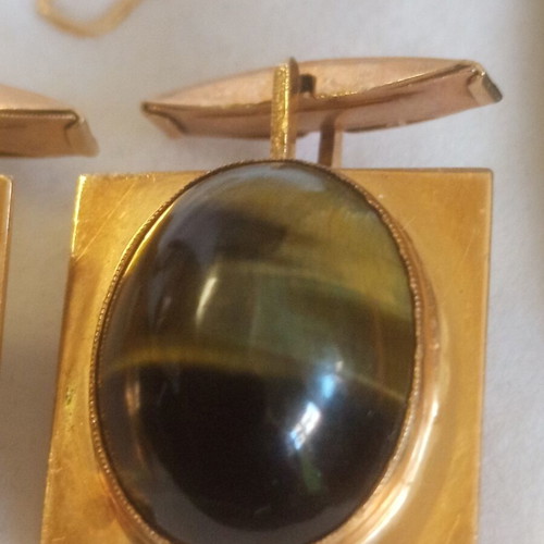 Gold cufflinks used, 18k tiger's eye, total weight 18.4g