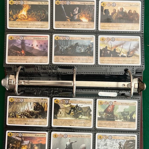 Collector album Game of Thrones cards like new, 300-350+ cards