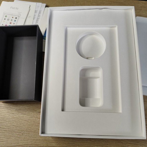 Apple διάφορα αξεσουάρ μεταχειρισμένα, σετ με καλώδια, ακουστικά και κουτιά