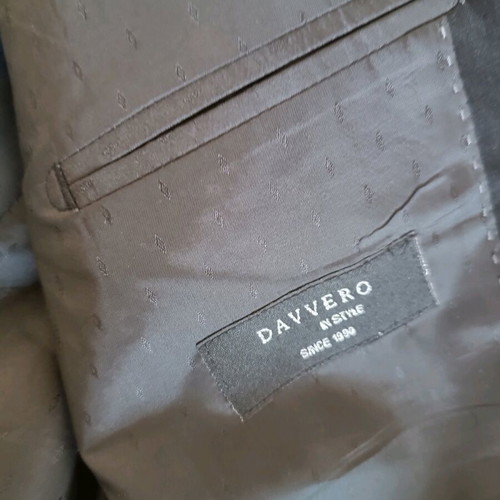 Davvero formal suit black like new