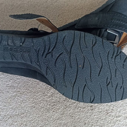 Women's black platform shoes size 39 like new, genuine leather