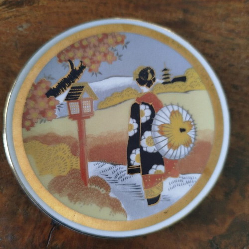 Chokin Decorative Japanese Plate like new, 8 cm diameter