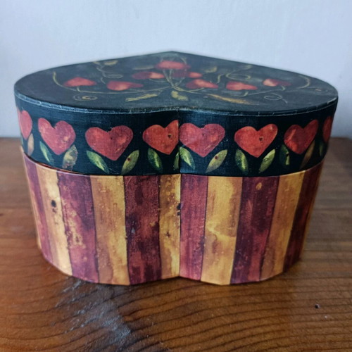 Lang Candles heart-shaped box set with scented candles new