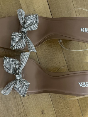Zara silver heeled sandals size 41 like new