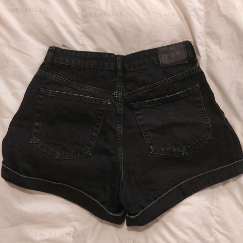 High-waisted shorts used, size 38