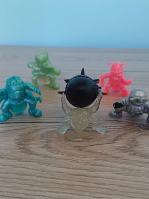 Underground figures like new, pack of 5, set No 1