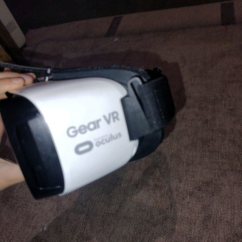Virtual reality glasses like new