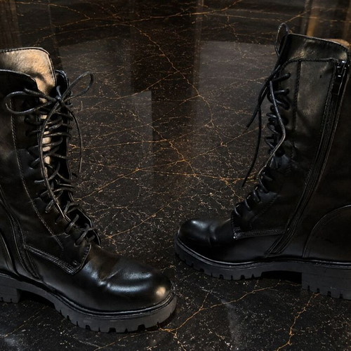 Boots black leatherette size 39 like new, casual military style