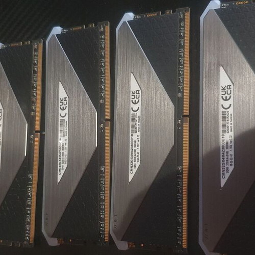 Corsair Vengeance LPX 32GB RGB DDR4 3600MHz Desktop Memory RAM like new