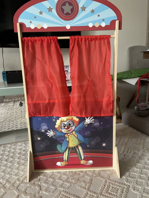 Wooden puppet theater with 12 hand puppets like new