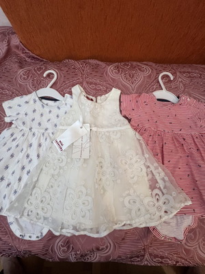Mothercare baby outfits like new, sizes 6-9 and 12 months, set of 3