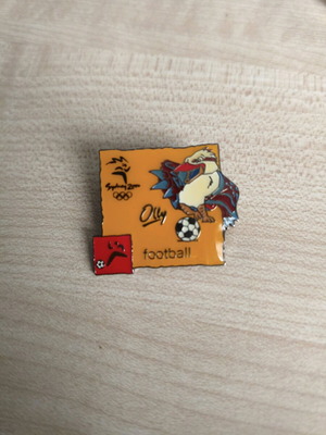 Pin Sydney 2000 Olympics Olly like new