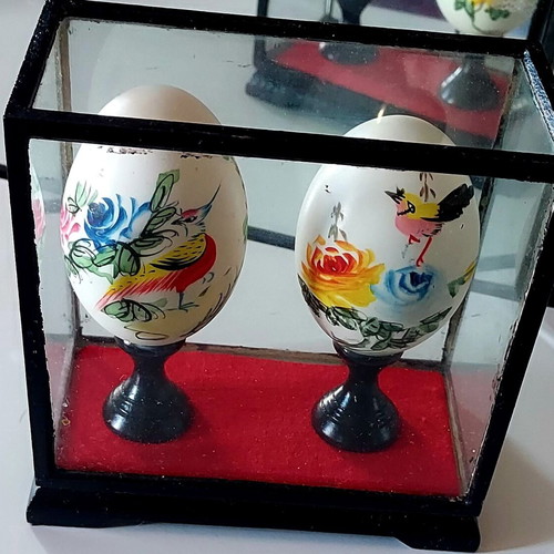 Handmade vintage decorative eggs like new with painting