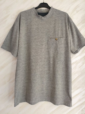 Men's gray T-shirt L like new with pocket and V-neck