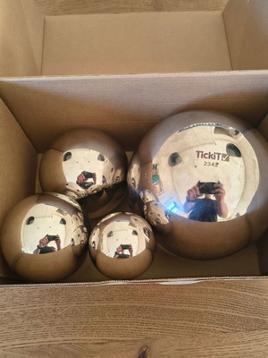 Tickit Sensory Reflective Silver Balls like new