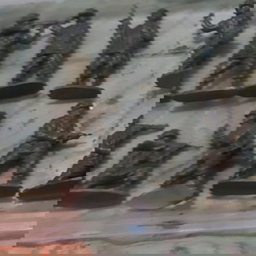 Airfix 1/32 scale military figures like new, 21 pieces