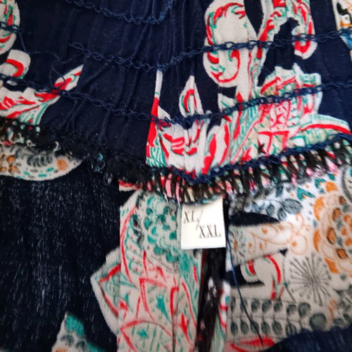 Celestino shorts like new, women's ethnic lachouri pattern, size XL, blue with lace