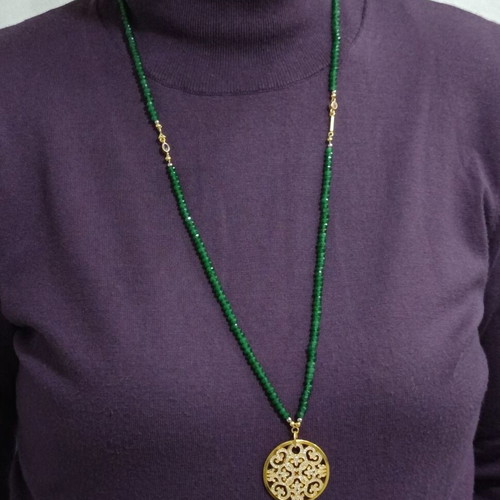 Long green necklace and silver pendant new