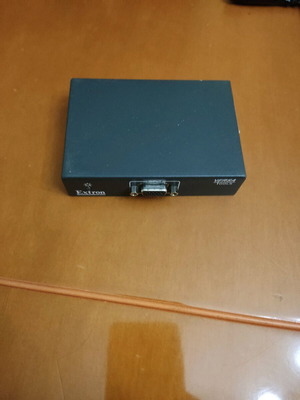 VGA splitter used, 3 available