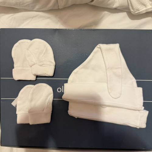 Baby hats and mittens, 100% organic cotton