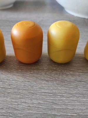 Kinder 4 eggs with toys used, pack