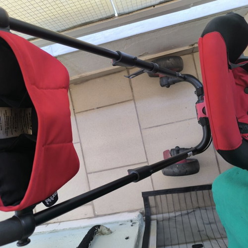 SmarTrike STR7 J Red tricycle like new with sun canopy and storage bag