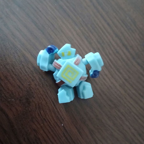 Golett figure Pokemon Gen 5