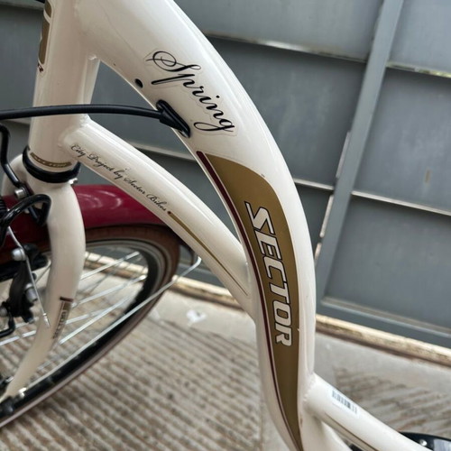 Sector city bike with child seat, aluminum frame