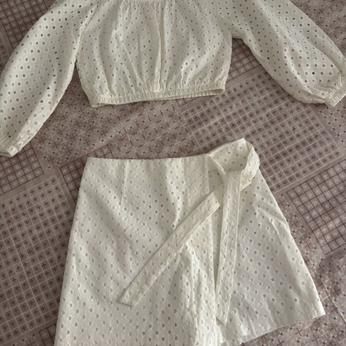 Mind Matter summer set white, like new, medium size