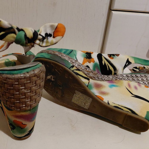 Platform sandals like new, multicolor green fabric, size 37